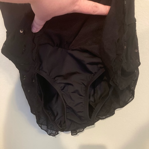 New Unworn Black and Sequined Figure Skating Costume with Matching Scrunchie - Picture 8 of 11